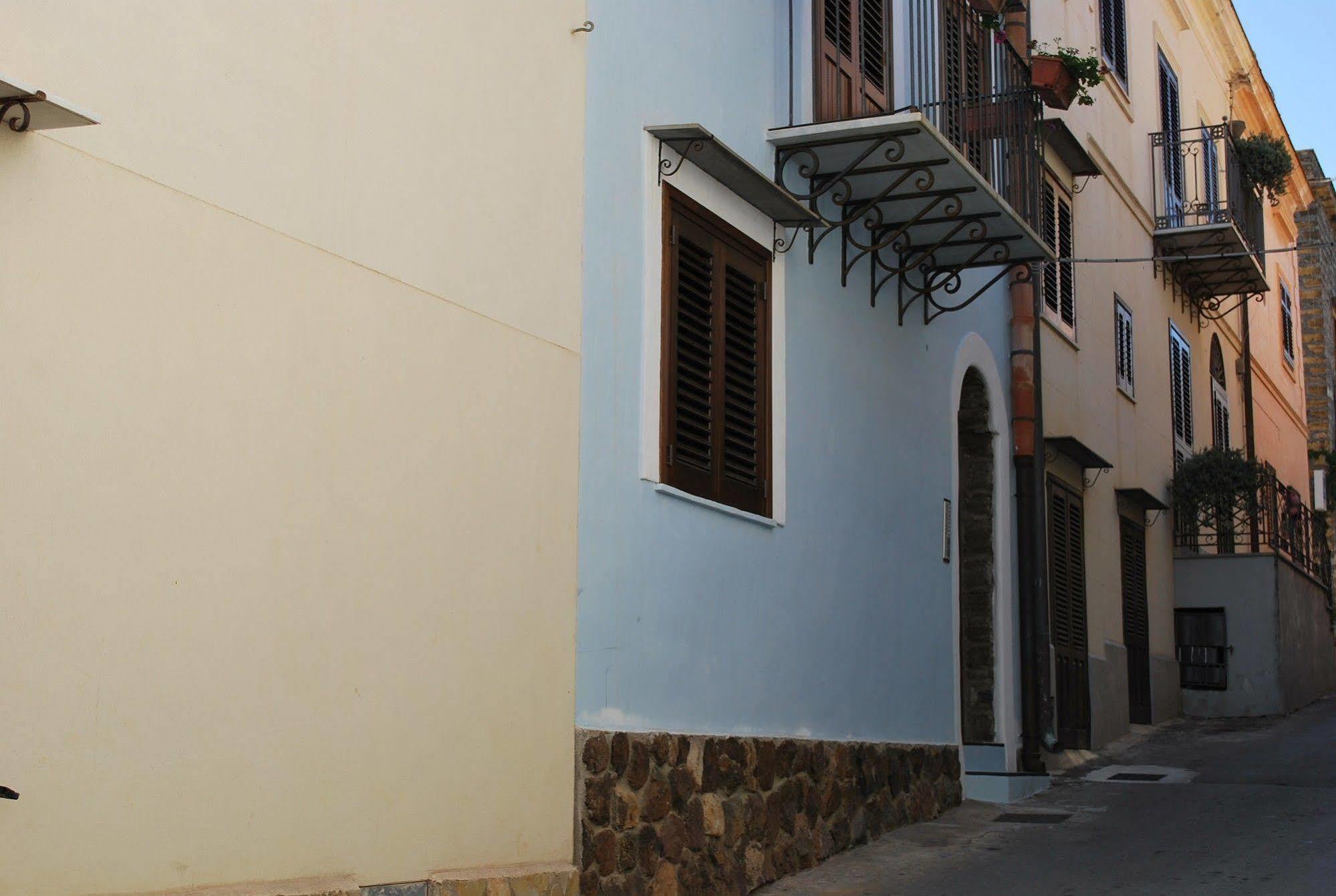 Solares Vacanze Holiday home *